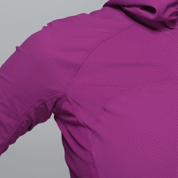 Lululemon In Flux Jacket Reversible, 
Regal Plum - Picture 6 of 9
